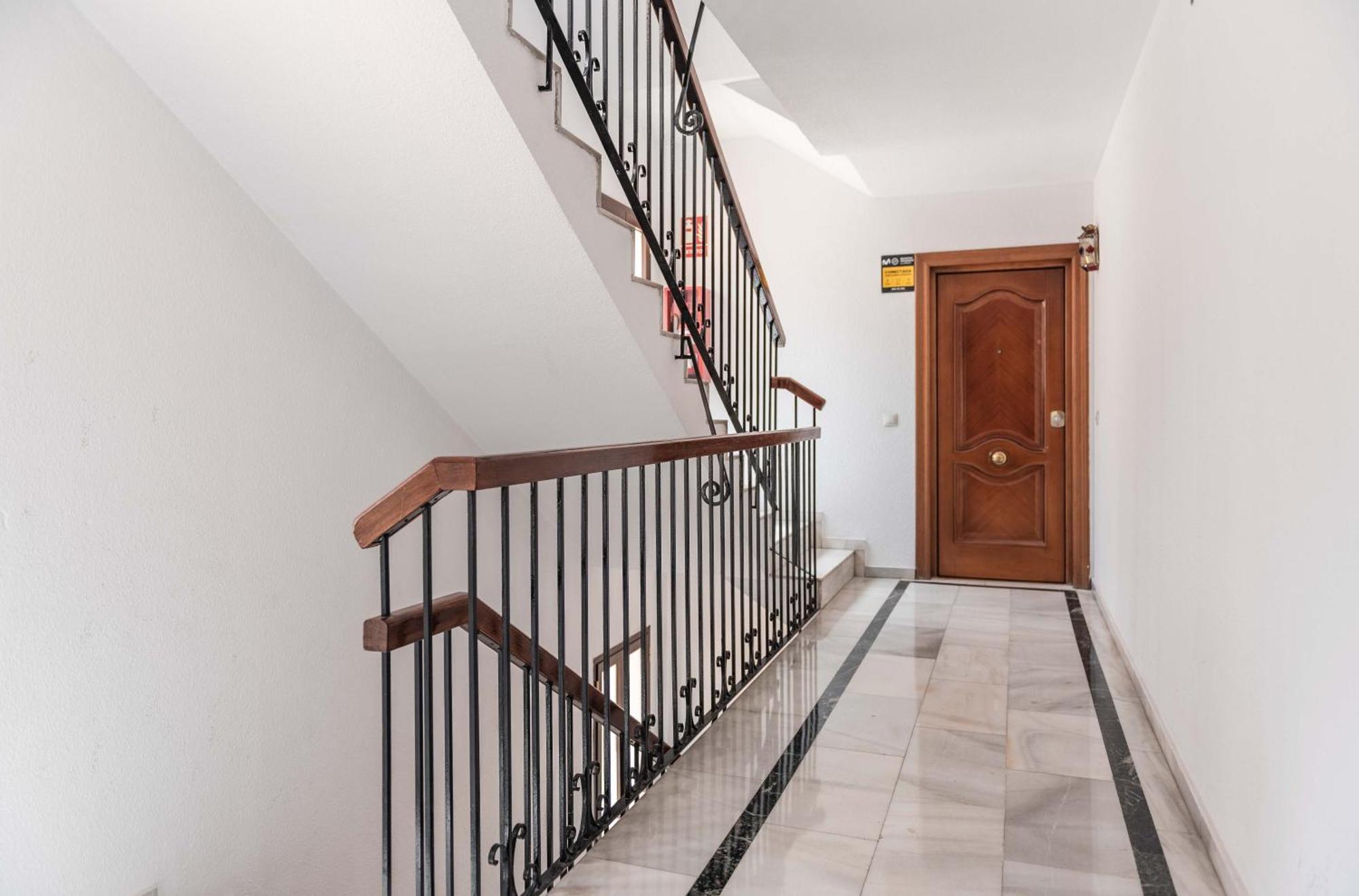 Apartment And Spacious With Parking On-site Malaga