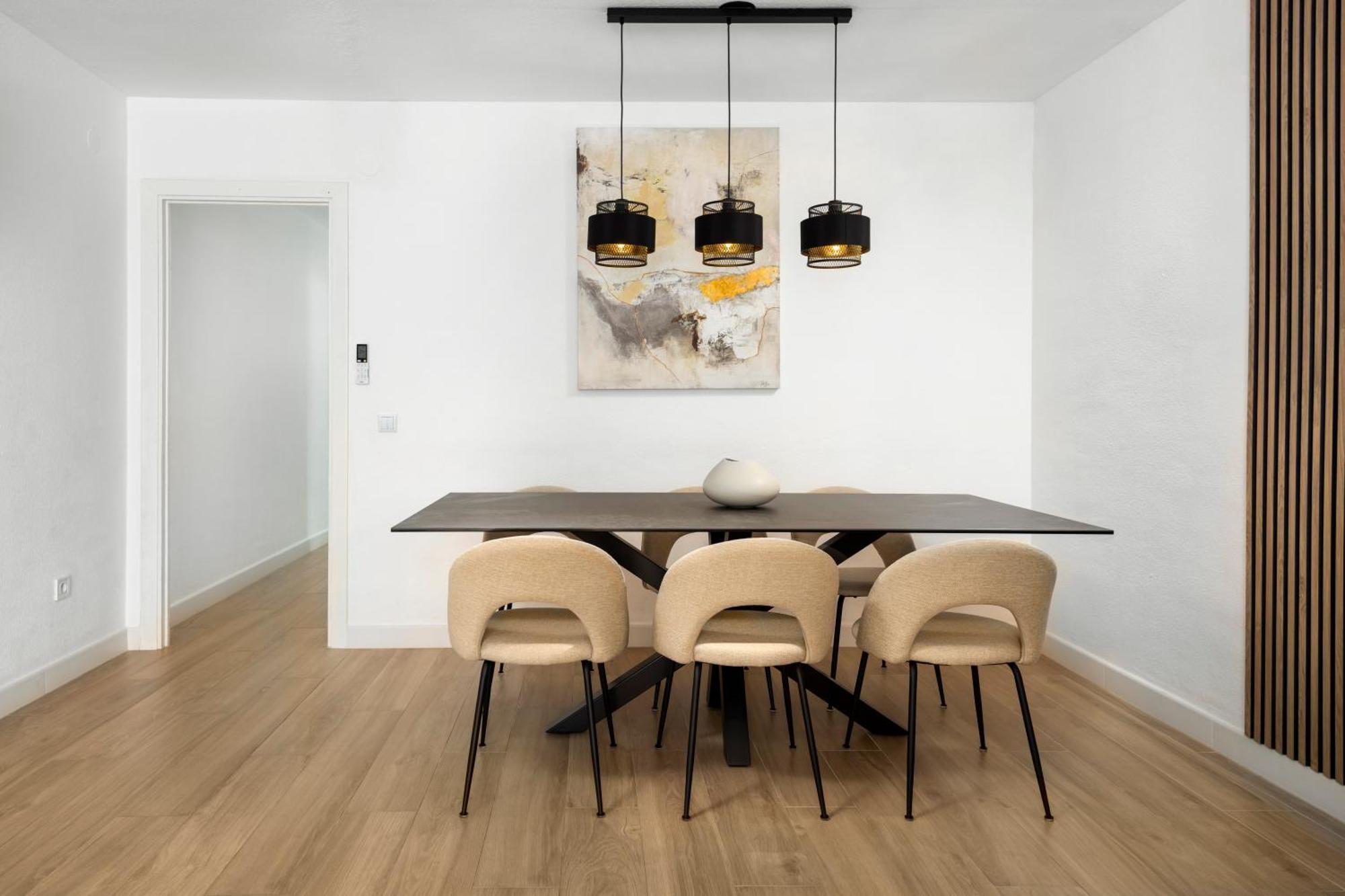 And Spacious With Parking On-site * Malaga